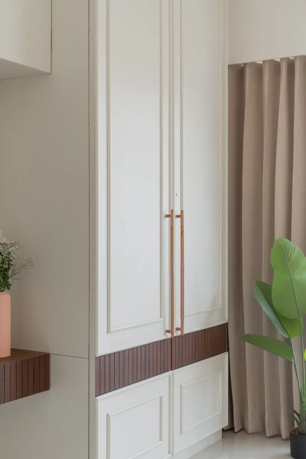 Master bedroom at Emerald 3, interior design by Ekaya Design Studio