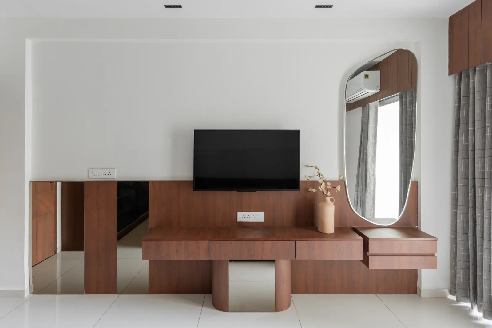 Bedroom at Emerald 3, interior design by Ekaya Design Studio
