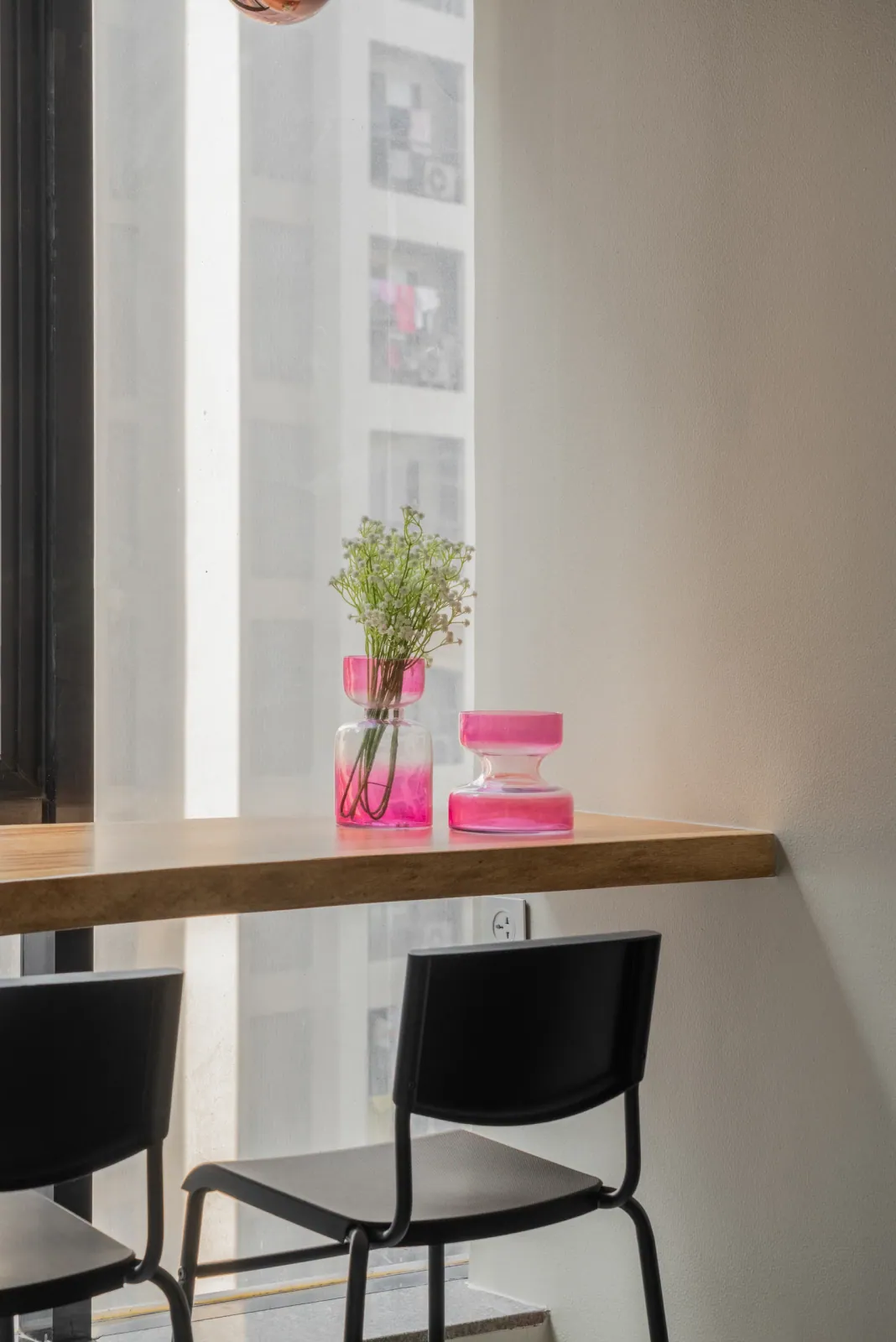 Breakout counter at Ekaya Design Studio Office, interior design by Ekaya Design Studio