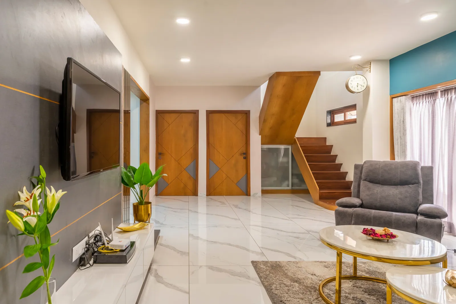 Status tower interior, photo 7, by Ekaya Design Studio