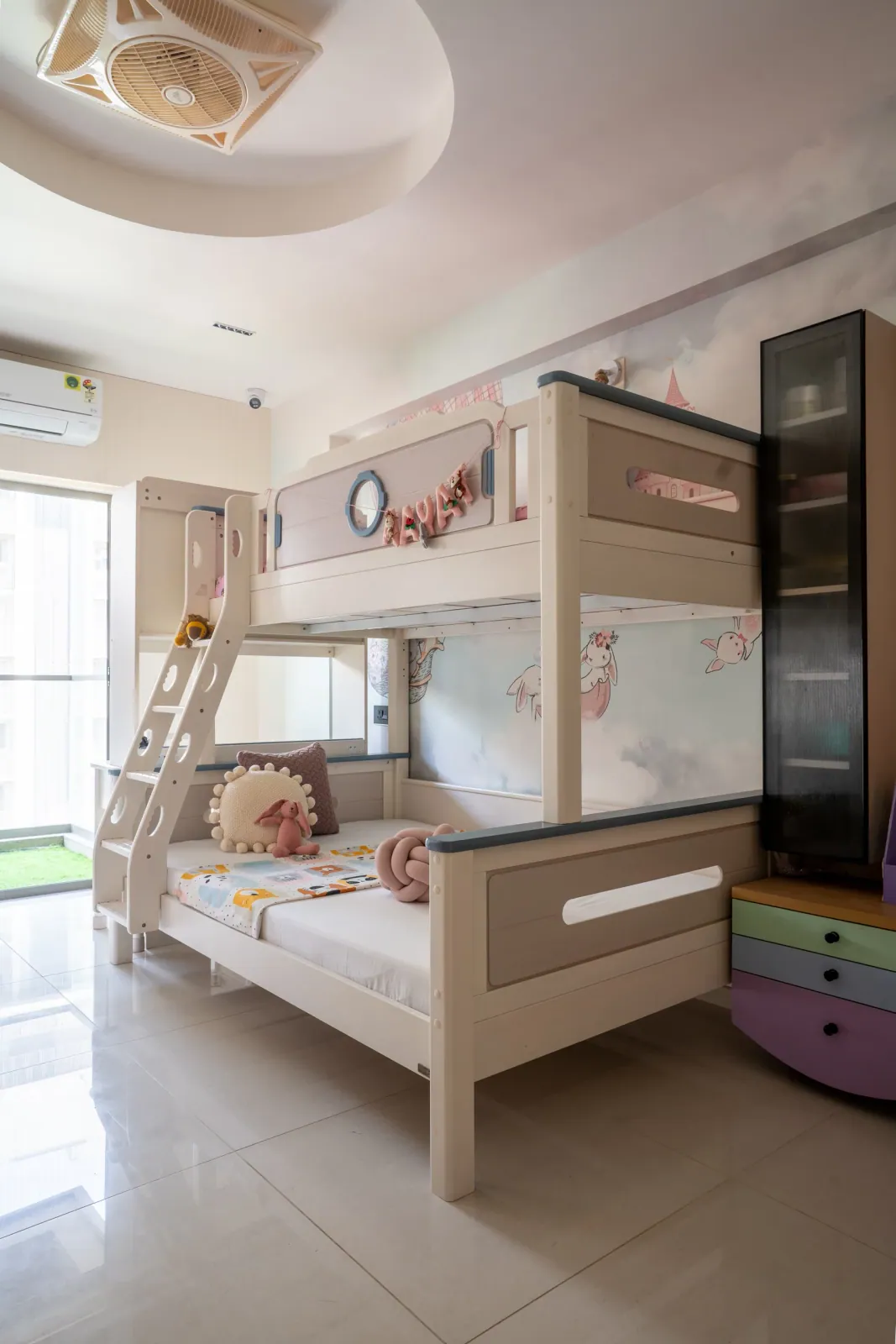 Kids' bedroom at Swati Parkside, interior design by Ekaya Design Studio